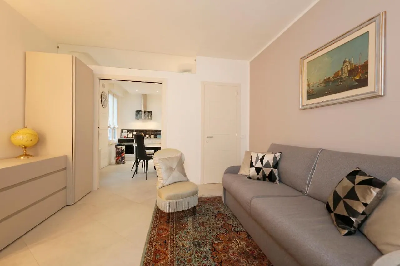 Siena Uptown - Sabrina'S Charming Apartment 0*,